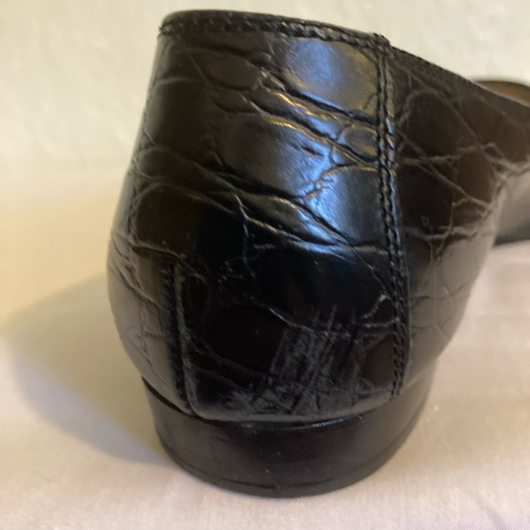 Salvatore Ferragamo 7.5 AAAA Black  Croc Embossed Leather Flats Gold Hardware - Picture 8 of 11